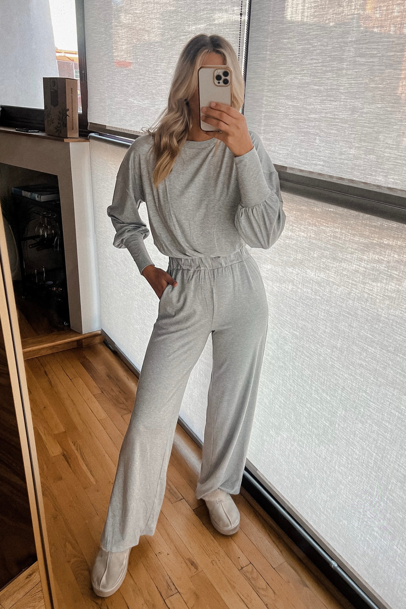 How to Wear a Jumpsuit: 5 Best Style Tips & Outfit Ideas