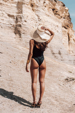 FIJI ONE PIECE [BLACK]
