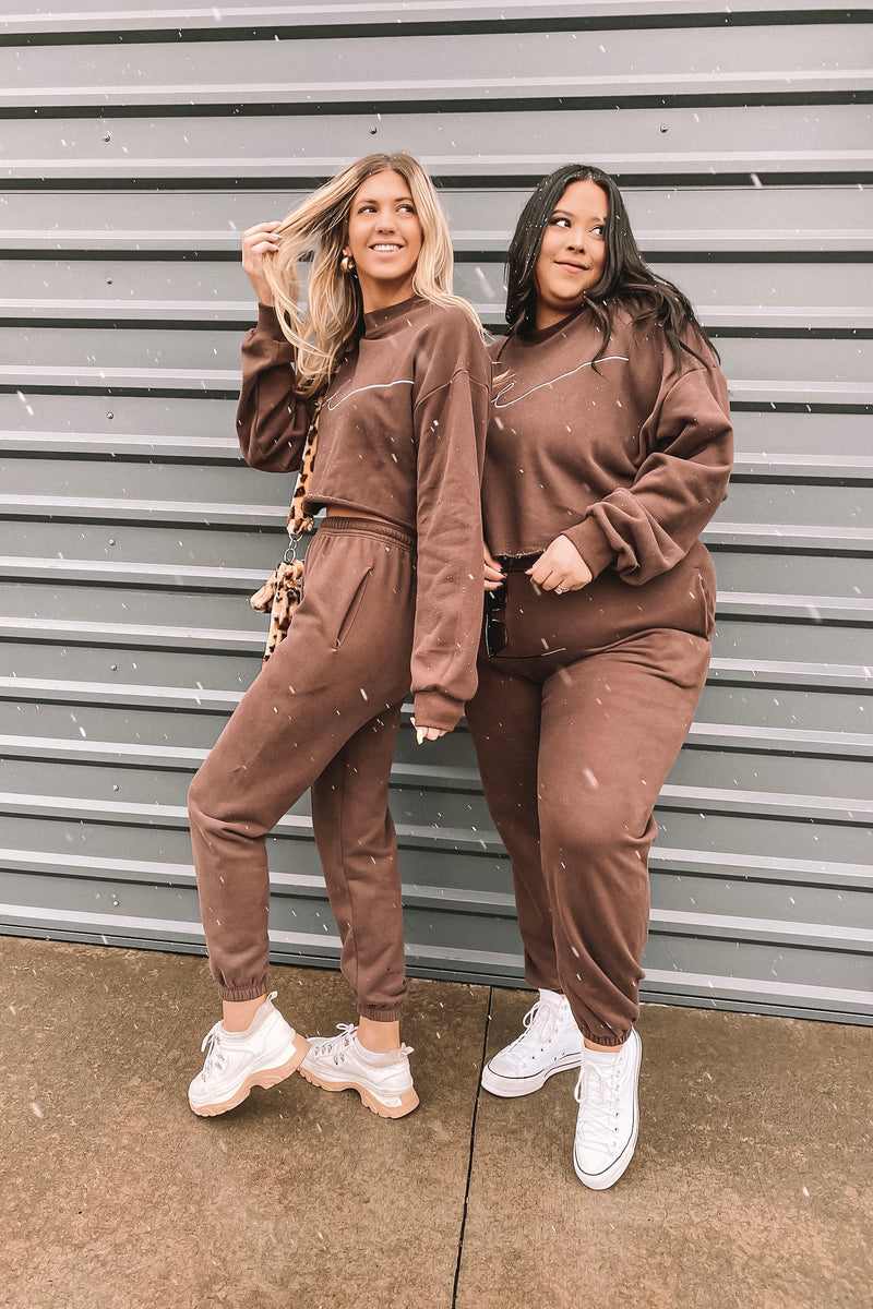 BYE CROPPED SWEATSHIRT [BROWN]