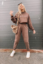 BYE CROPPED SWEATSHIRT [BROWN]