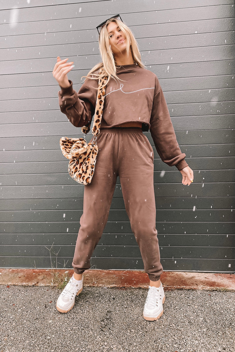 BYE CROPPED SWEATSHIRT [BROWN]
