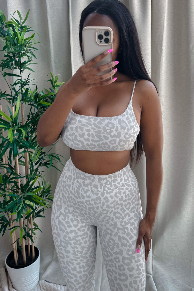 KENZIE SPORTS BRA [GRAY LEOPARD]