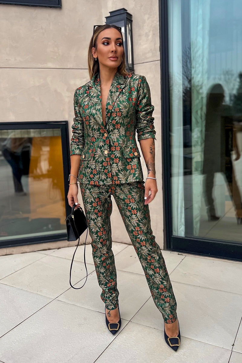 HOLLIS SUIT